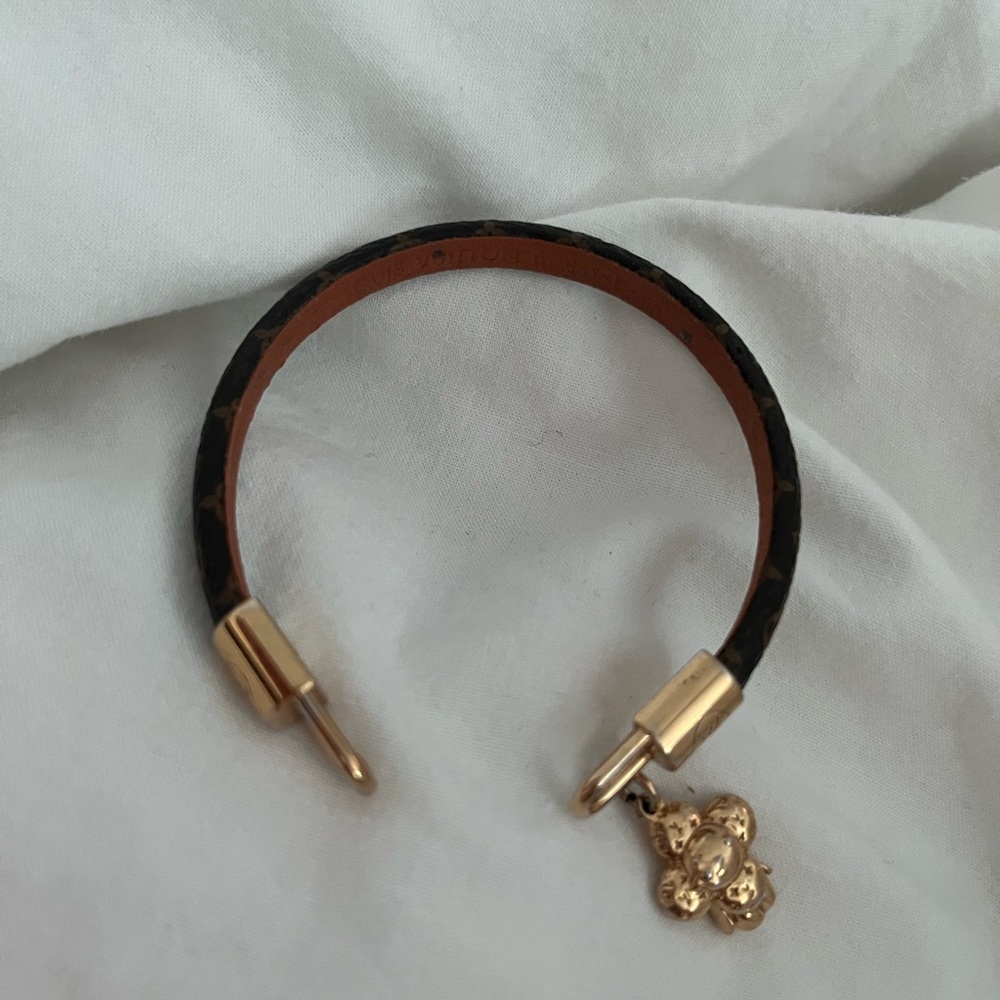 Lv bracelet